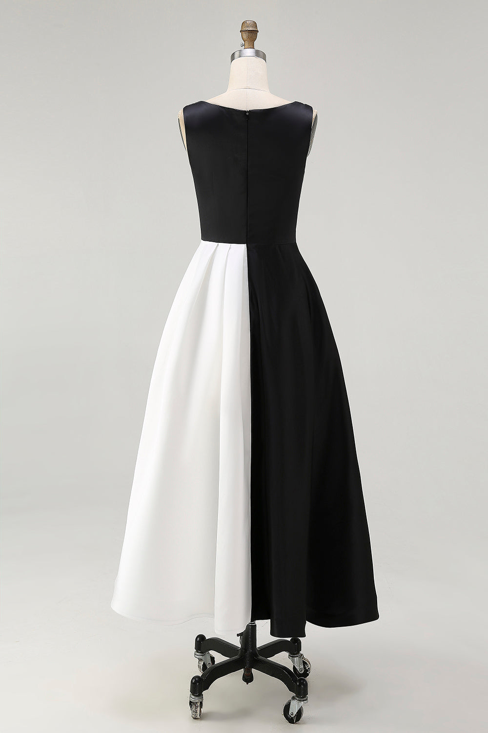 Plus Size Black and White Sleeveless A Line Satin Long Black Tie Dress