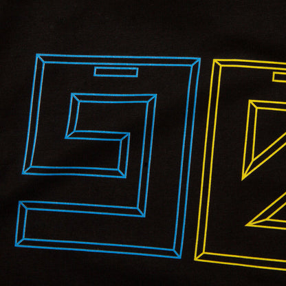 909 Colour Horizontal Front Print - Tshirt - Black
