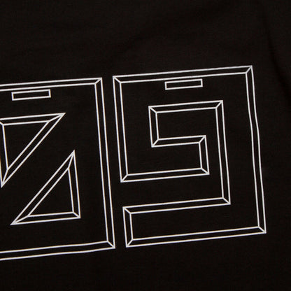 909 White Horizontal Front Print - Tshirt - Black