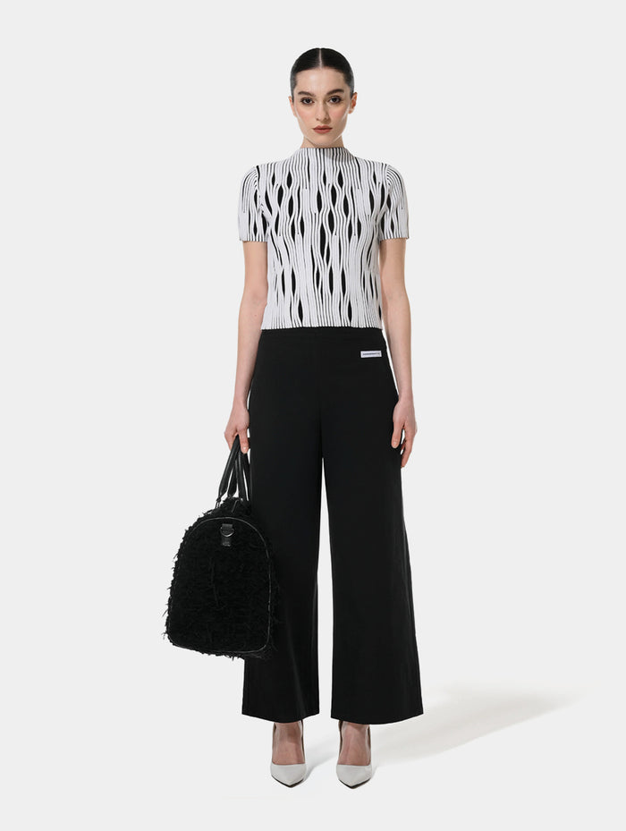 FITTED TEXTURED TOP- BLACK & WHITE