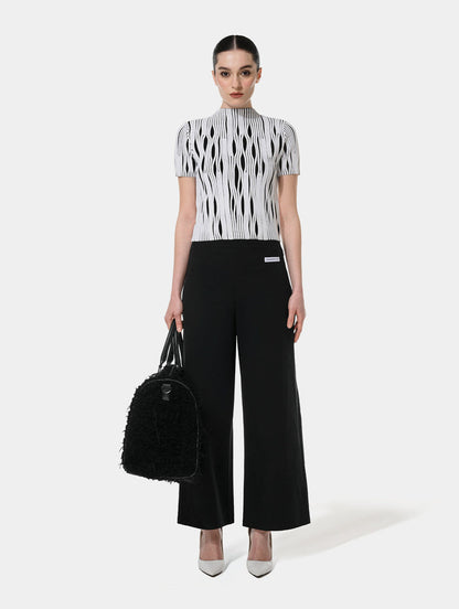 FITTED TEXTURED TOP- BLACK & WHITE