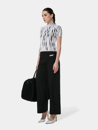 FITTED TEXTURED TOP- BLACK & WHITE