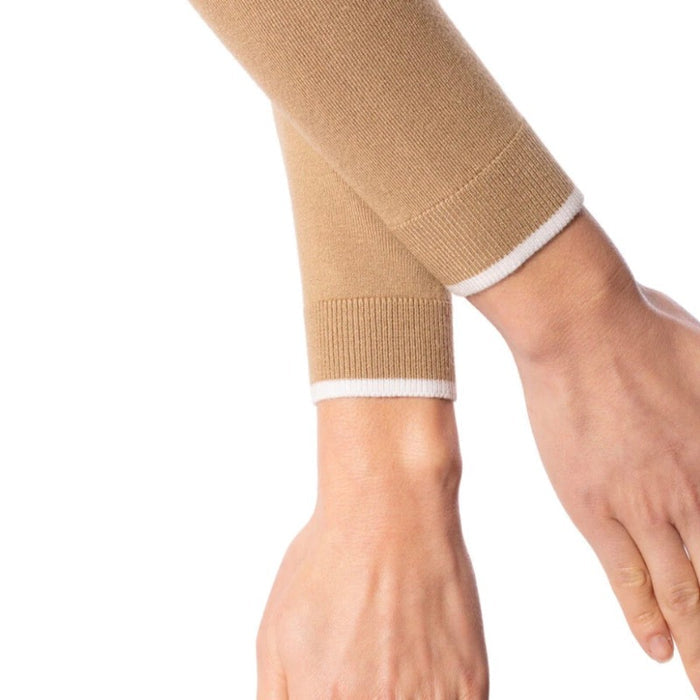 Golftini V-Neck Sweater - Camel/White