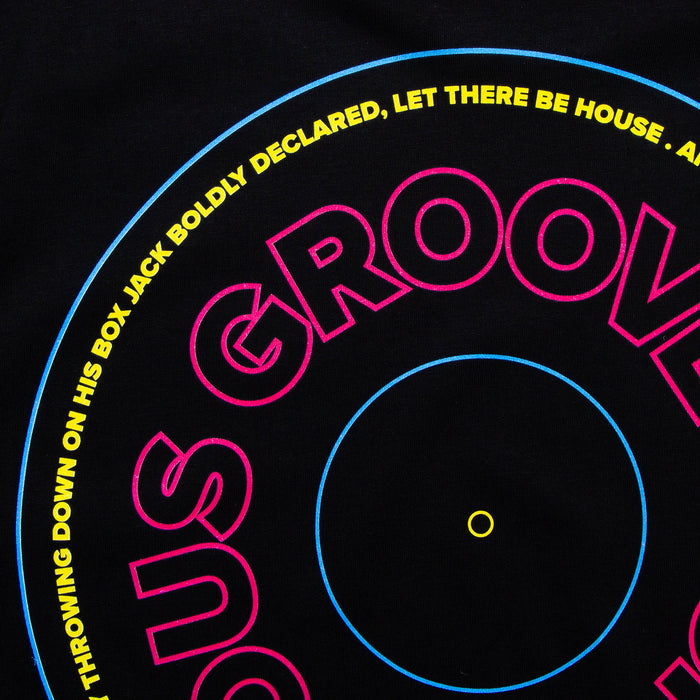 MY Continuous Groove Back Print - Tshirt - Black