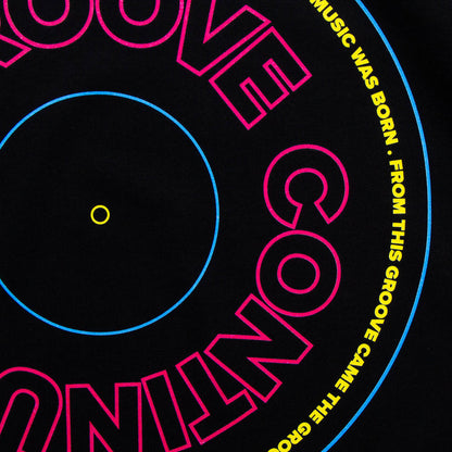 MY Continuous Groove Front Print - Tshirt - Black