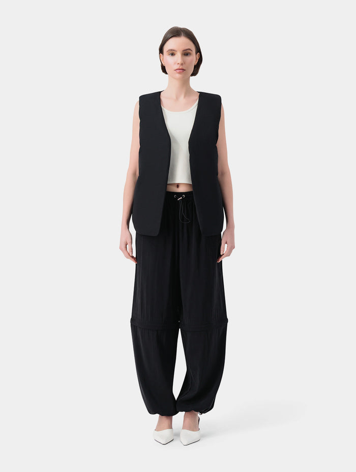 VEST - BLACK.