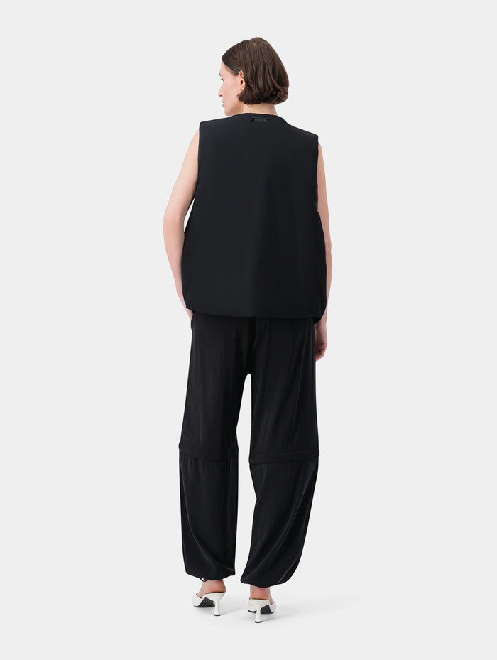 VEST - BLACK.